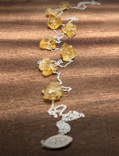 Cargar imagen en el visor de la galería, Gorgeous clusters of rough Citrine gemstones are strung along a dainty sterling silver curb chain and finished with a vintage-inspired pearl box clasp. An edgy yet sophisticated and modern piece, this super long (43 inches) Citrine station necklace is perfect for wearing on its own or as as a part of a layering stack. 
