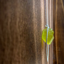 Cargar imagen en el visor de la galería, Lemon Quartz Sterling Silver Pendant Necklace (Oro Verde Quartz)
