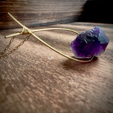 Cargar imagen en el visor de la galería, Amethyst Gold Loop Pendant Necklace
