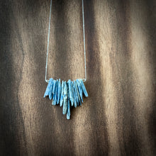 Cargar imagen en el visor de la galería, Blue Kyanite Cluster Sterling Silver Necklace
