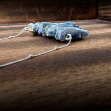 Cargar imagen en el visor de la galería, Blue Kyanite Cluster Sterling Silver Necklace
