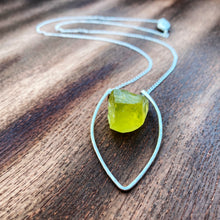 Cargar imagen en el visor de la galería, Lemon Quartz Sterling Silver Pendant Necklace (Oro Verde Quartz)
