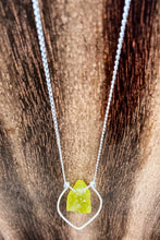 Cargar imagen en el visor de la galería, Lemon Quartz Sterling Silver Pendant Necklace (Oro Verde Quartz)
