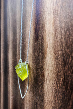 Cargar imagen en el visor de la galería, Lemon Quartz Sterling Silver Pendant Necklace (Oro Verde Quartz)
