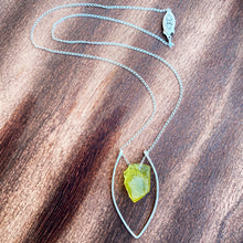 Cargar imagen en el visor de la galería, Lemon Quartz Sterling Silver Pendant Necklace (Oro Verde Quartz)
