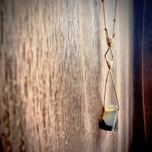 Load image into Gallery viewer, Agate Triangle Gold Pendant Necklace
